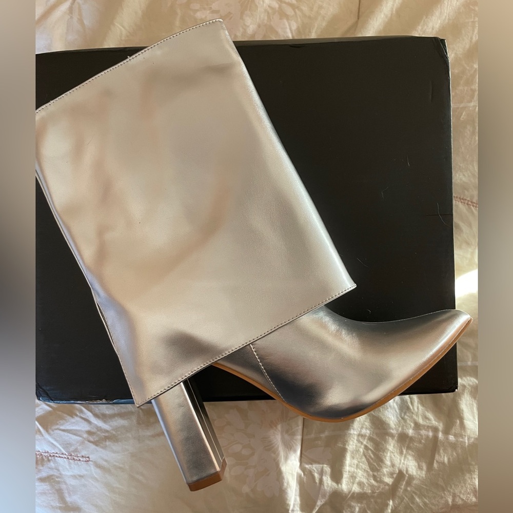 Metallic Fold-over boots